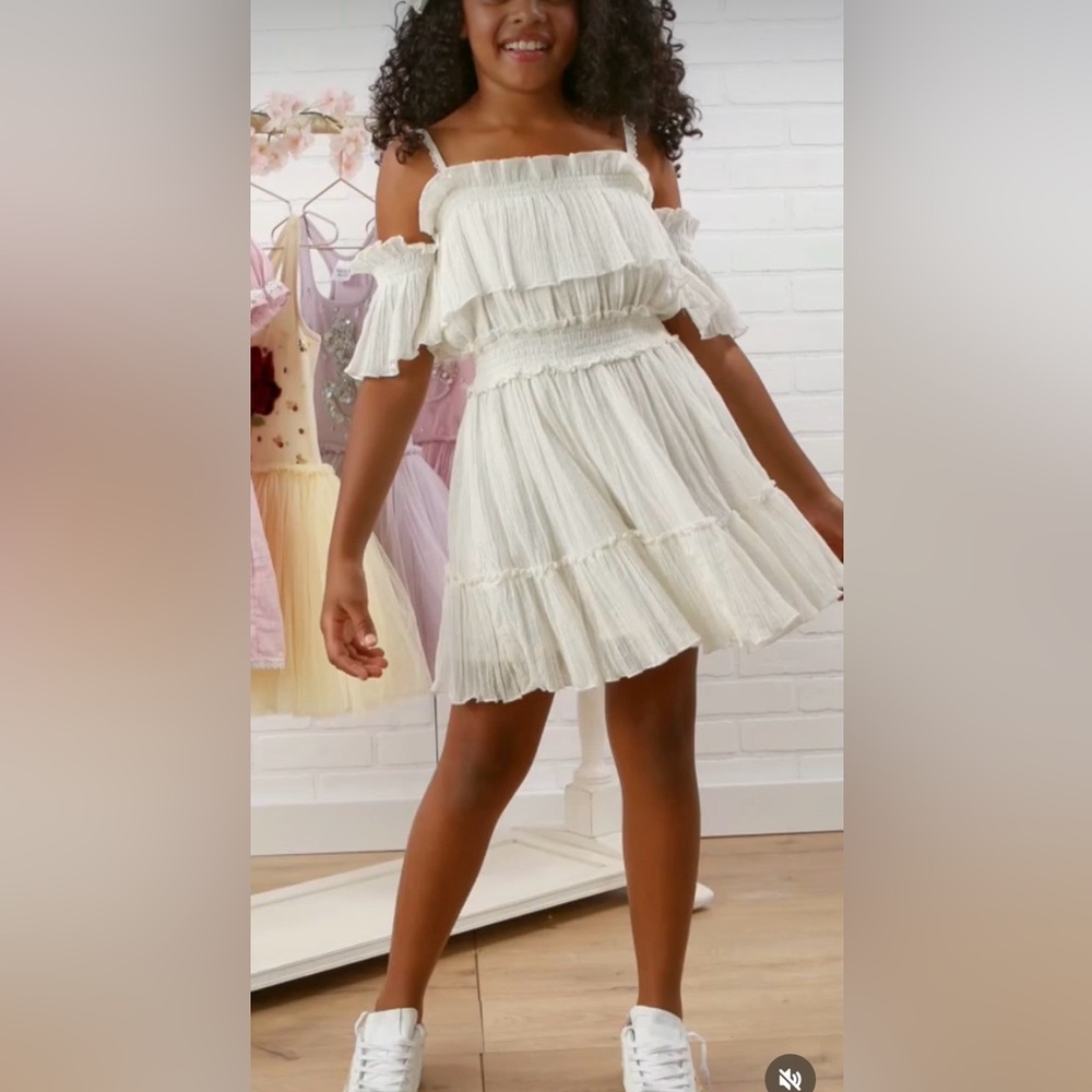 Ooh! La, La! Couture kids white Dress with silver metallic accents - size 5
